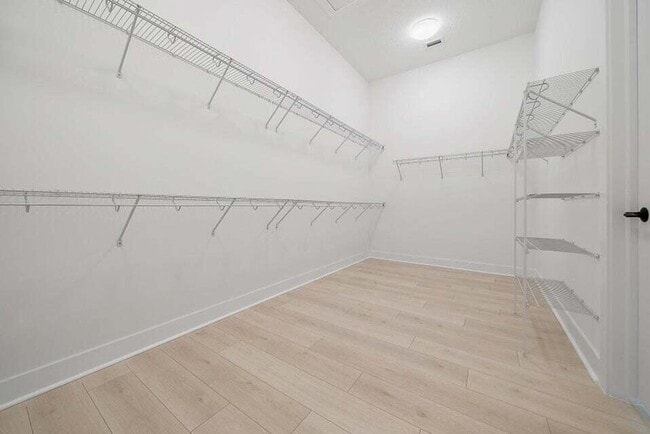 Building Photo - 13613 Le Christine Dr