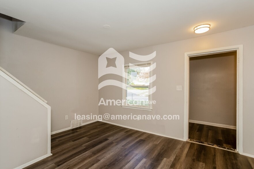 Building Photo - 7204 Prospect Ave