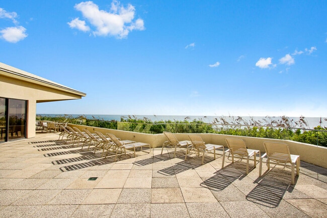 Building Photo - 5540 N Ocean Dr