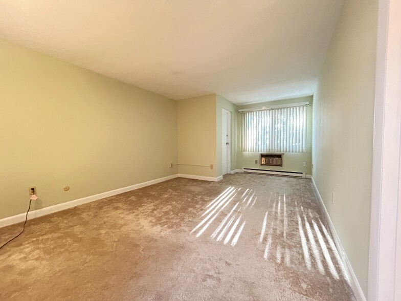 Building Photo - 24 Camp St