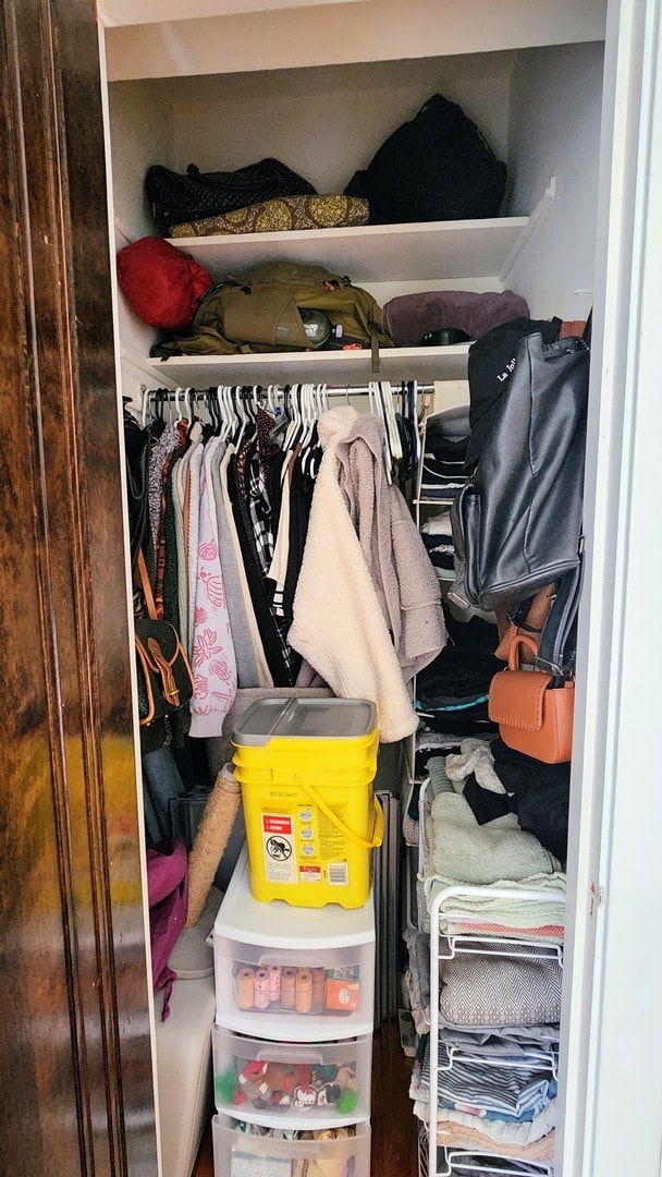 Building Photo - 1919 W Berteau Ave