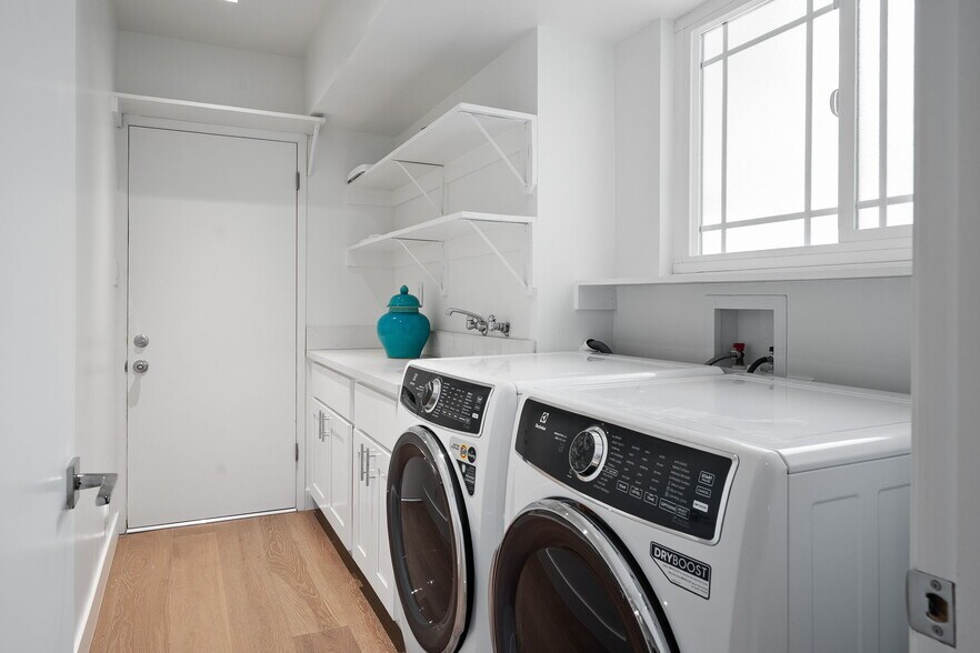 Building Photo - 1641 Tower Grove Dr