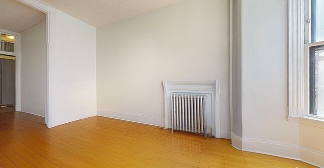 Building Photo - 10-14 Union Pk