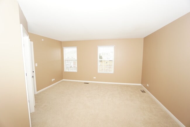 Building Photo - 210 Portage Ln
