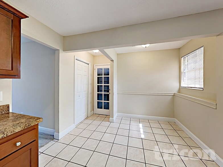 Building Photo - 1734 Alder Dr