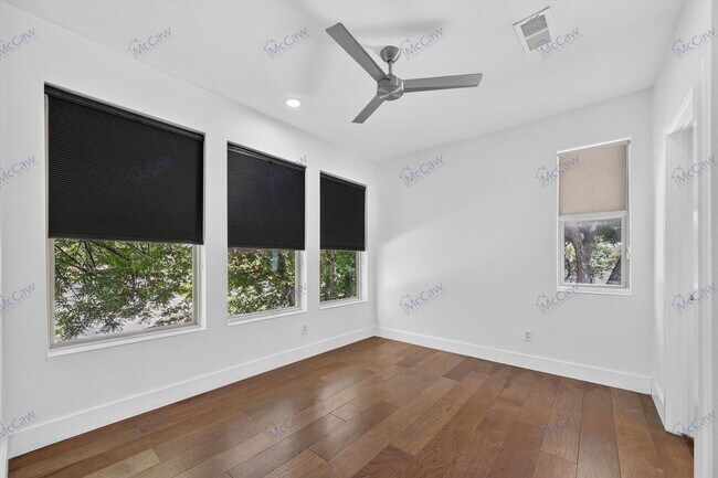 Building Photo - 4413 Roseland Ave
