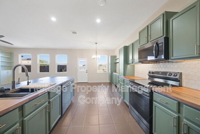 Building Photo - 12241 Cashton