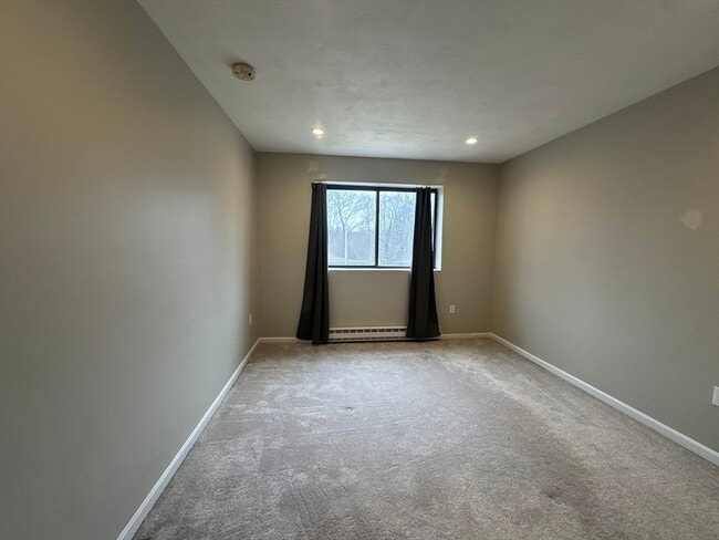 Building Photo - 67 Milliken Ave