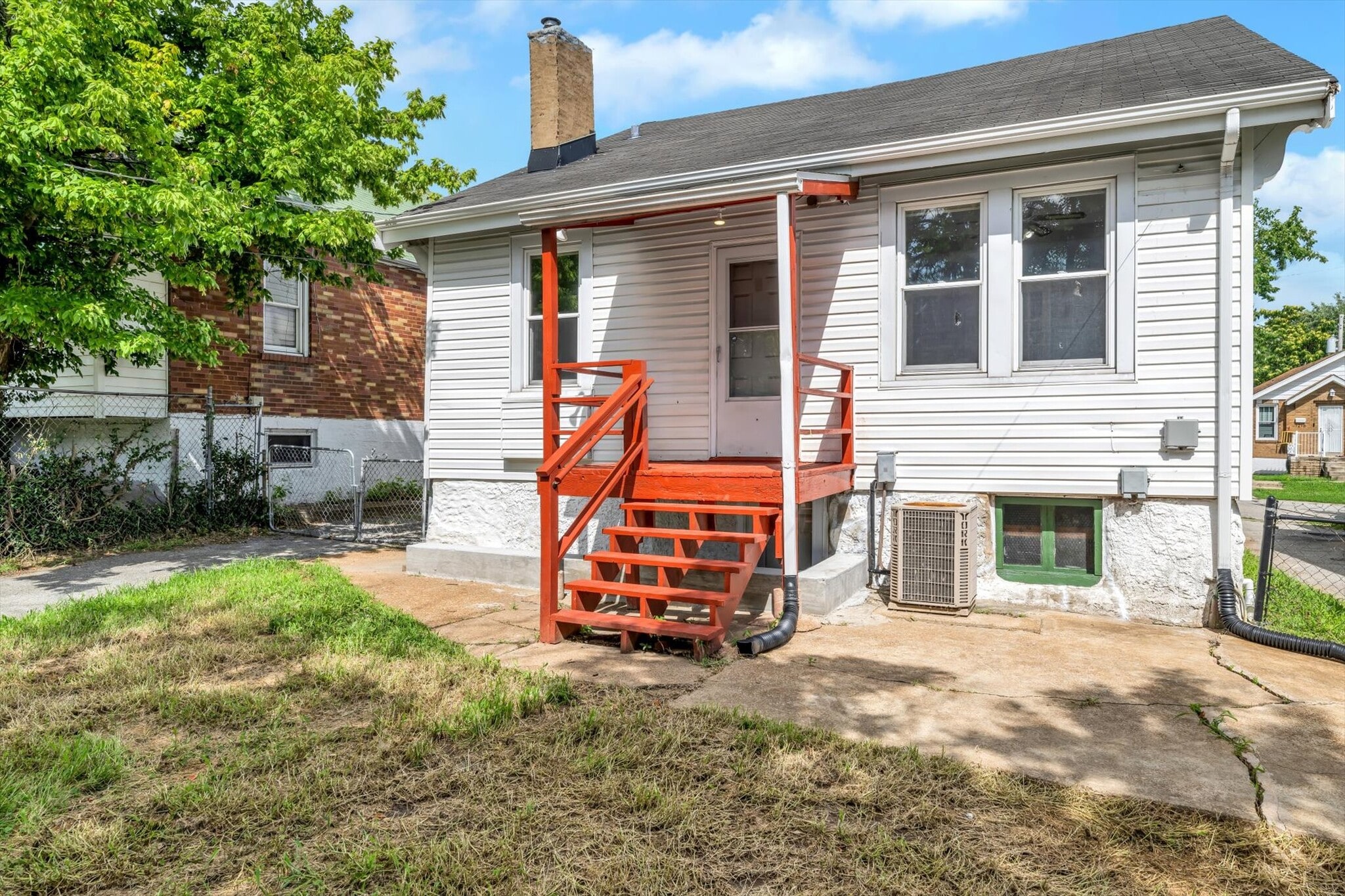 Building Photo - 1223 Gruner pl
