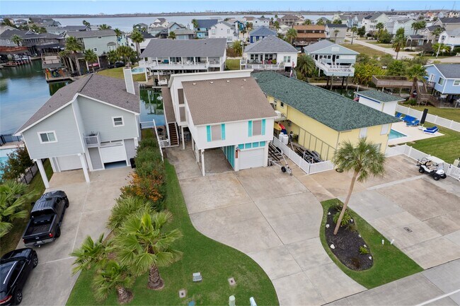 Building Photo - 1114 Tiki Dr