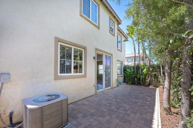 Building Photo - 430 Whitby Gn