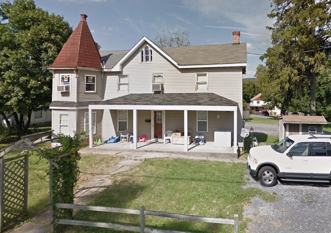 Primary Photo - 21 W Main St