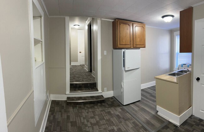 Building Photo - 62 W Market St