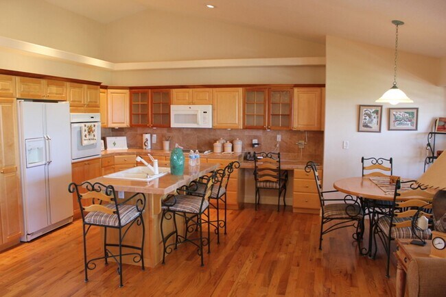 Building Photo - 682 Lava Pointe Dr