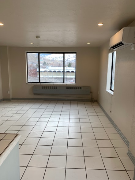 Building Photo - 57 W Vine St