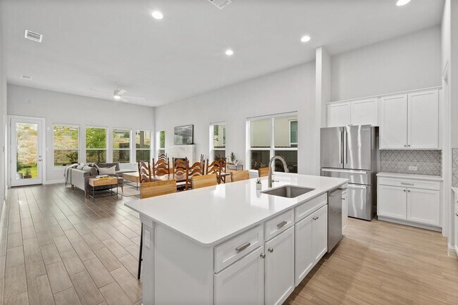 Building Photo - 601 C-Bar Ranch Trl