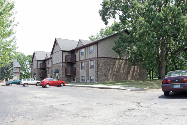 Primary Photo - Sunset Lake Apartments