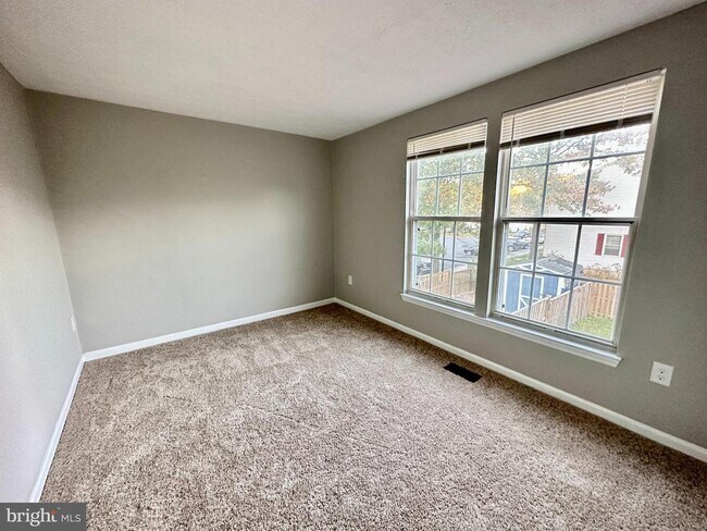Building Photo - 949 Angel Valley Ct