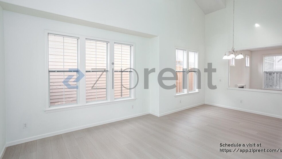 Building Photo - 5 Chester Cir