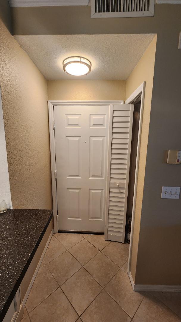 Building Photo - 4152 Central Sarasota Pkwy