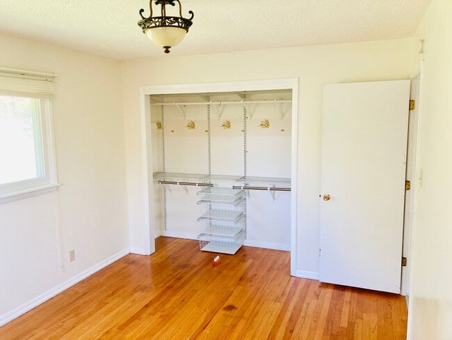 Building Photo - Great Home Great Location