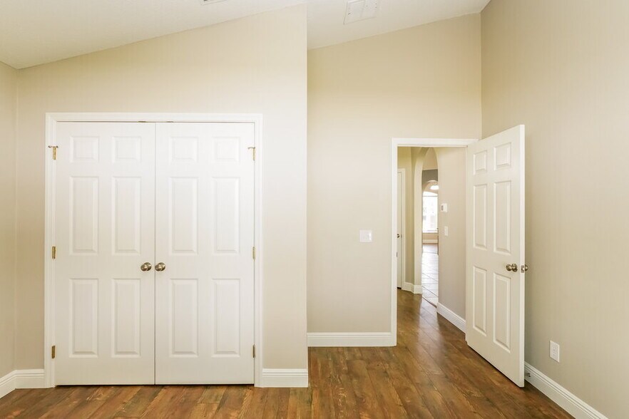 Building Photo - 936 Haverford Dr
