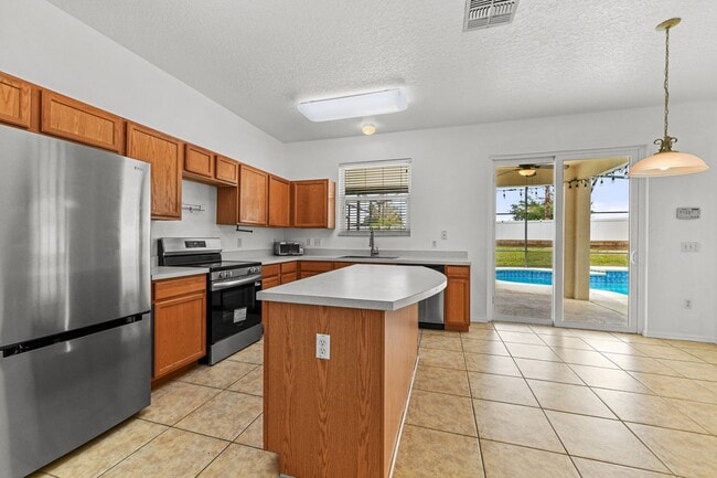 Building Photo - Perfect 4BR two story home with a Pool & Near Disney