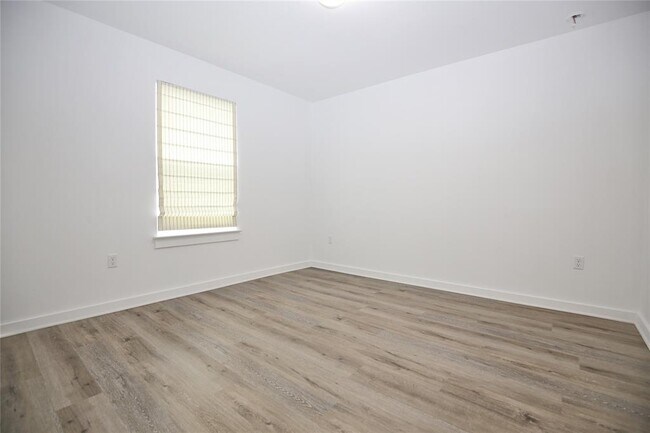 Building Photo - 15502 Pewter Luster Cv