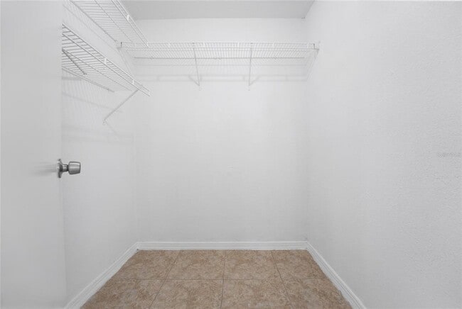 Building Photo - 913 San Rafael Way