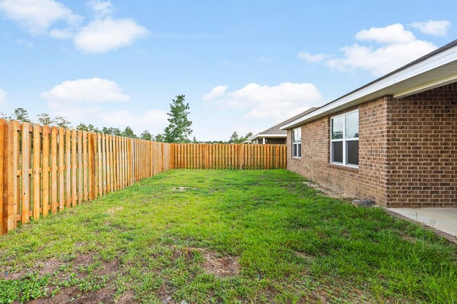 Building Photo - Redstone Commons 4bed/2bath Available Now!