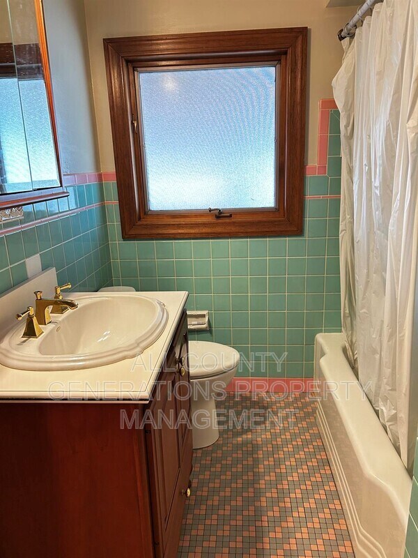 Building Photo - 4435 Sheraton Dr