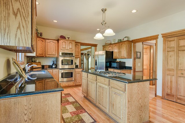 Building Photo - 1360 Hunter Cir