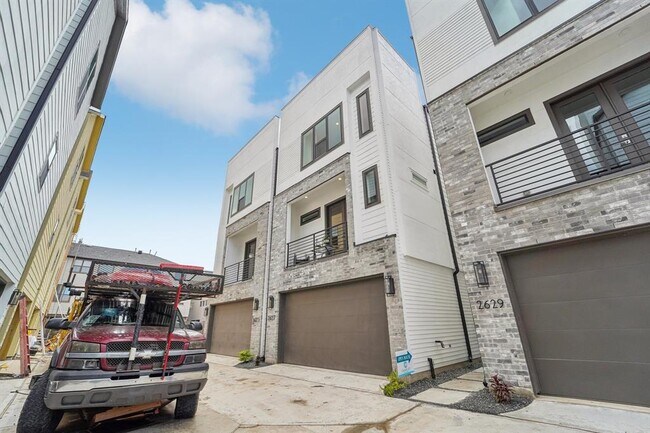 Building Photo - 2623 Jackson St