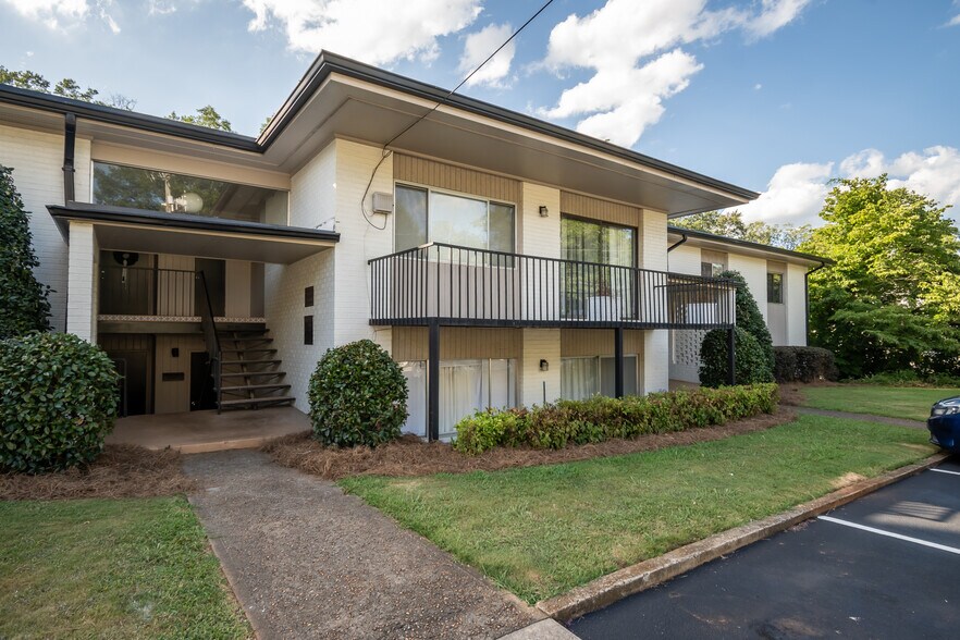 Building Photo - 1794 S Lumpkin St