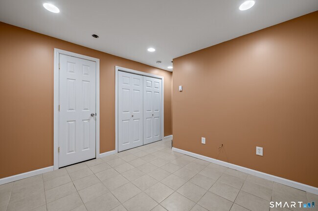 Building Photo - 92 Cynthia Ln