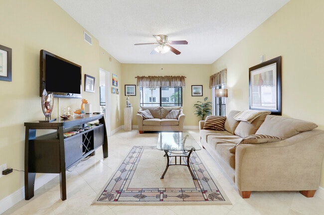 Building Photo - 2802 Sarento Pl