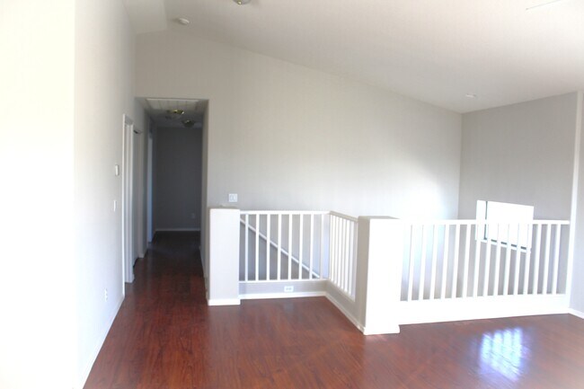 Building Photo - 10817 W Taft St