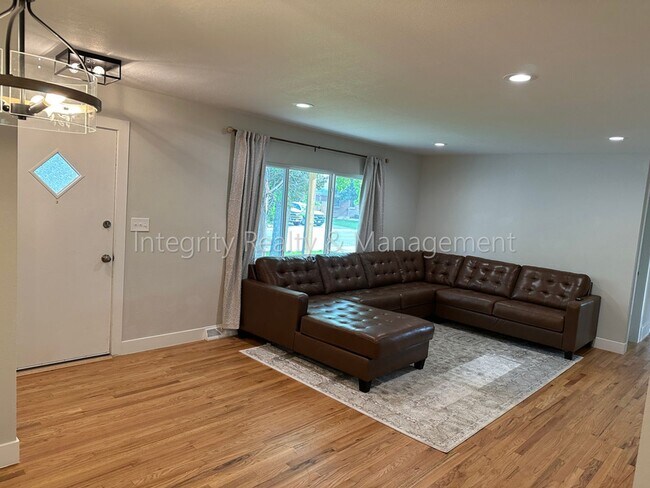 Building Photo - 3092 W Layton Ave