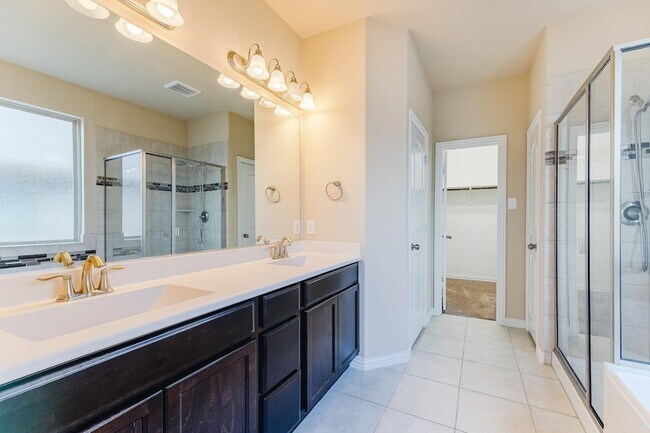 Building Photo - 4713 Lake Cove Way