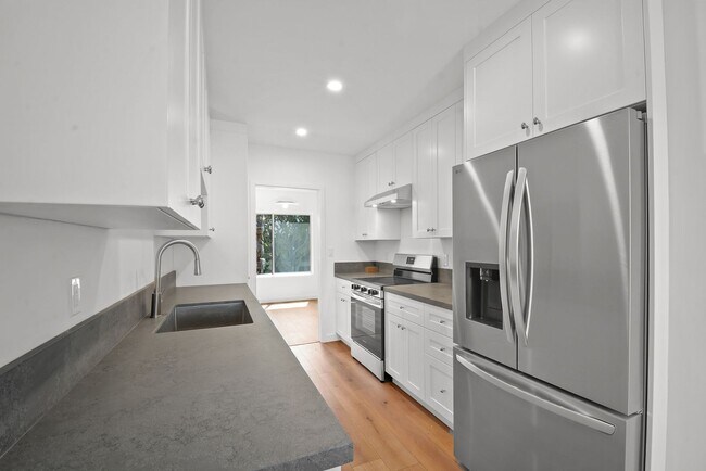 Building Photo - 845 20th St