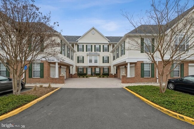 Building Photo - 25340 Lake Mist Square