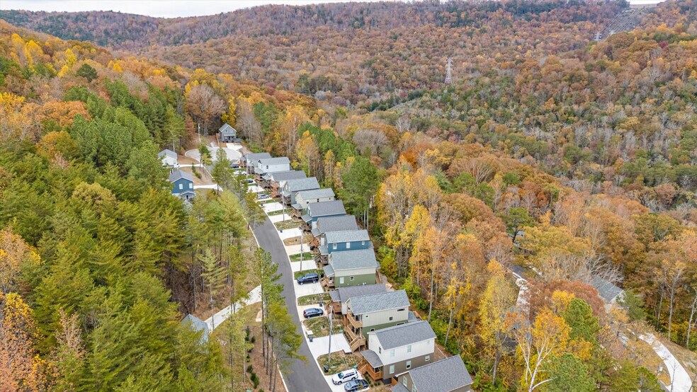 Building Photo - 323 Kelly's Ferry Pl