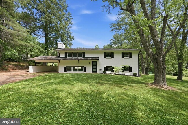 Building Photo - 5388 Dumfries Rd