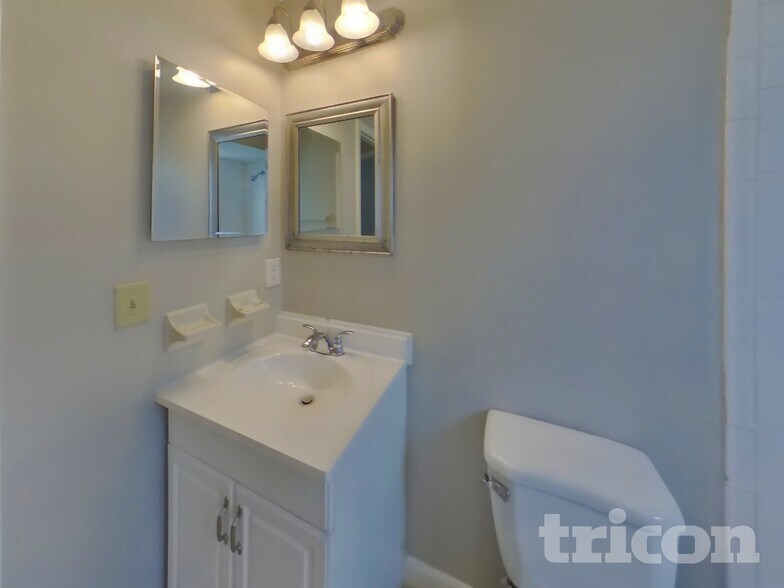 Building Photo - 11011 Greenaire Dr