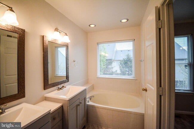 Building Photo - 6413 McCoy Rd