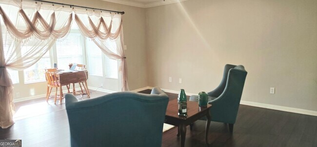 Building Photo - 5151 Roswell Rd