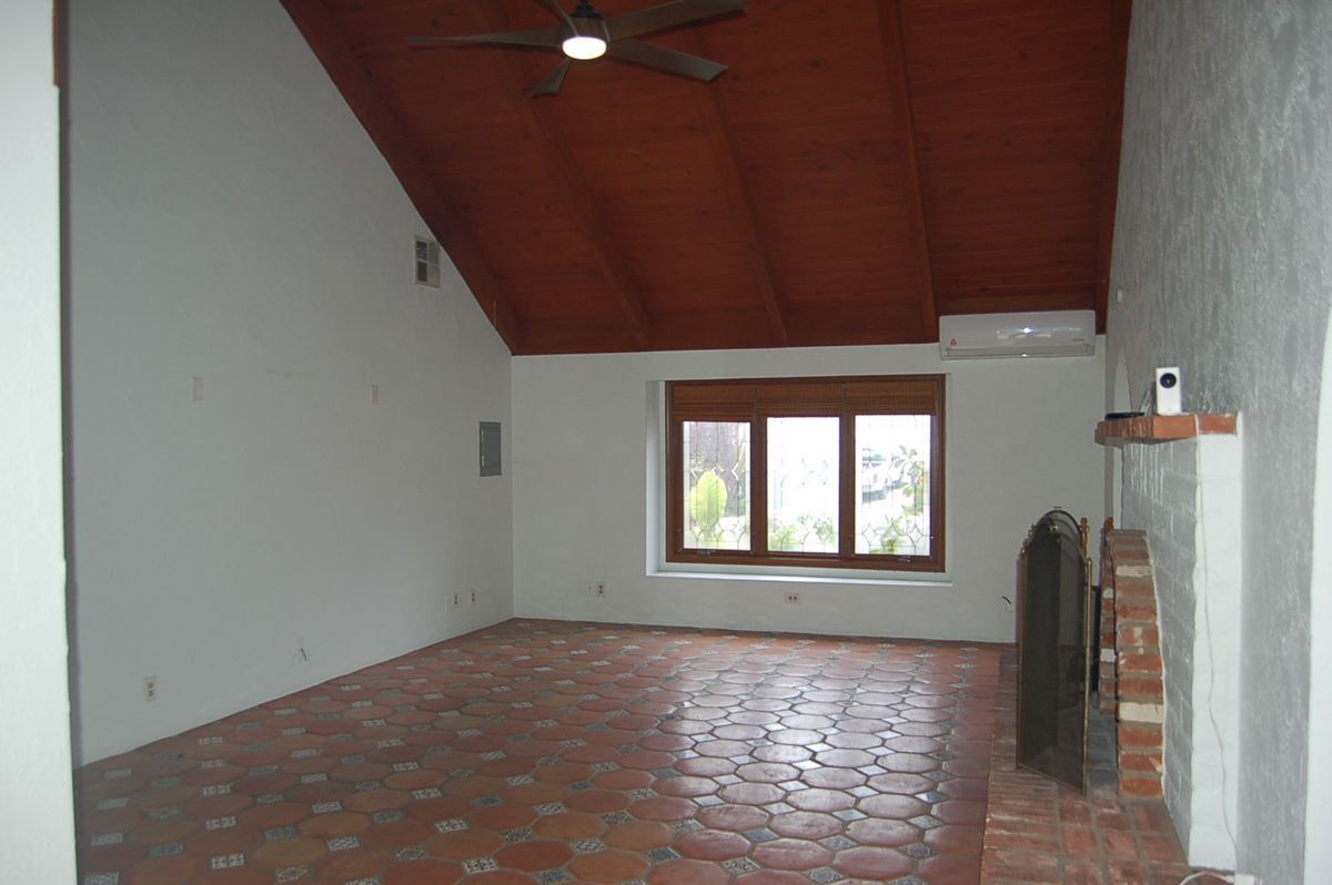 Building Photo - 211 Tanforan Ln