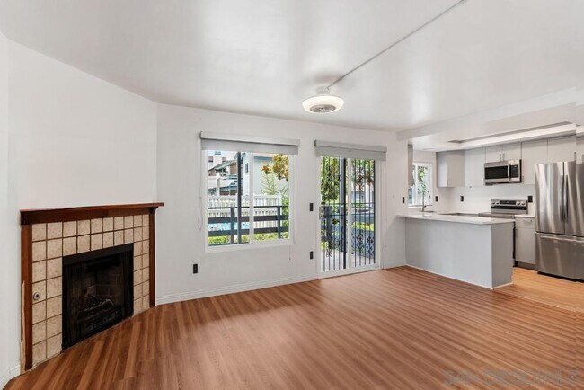 Building Photo - 1494 Gustavo St
