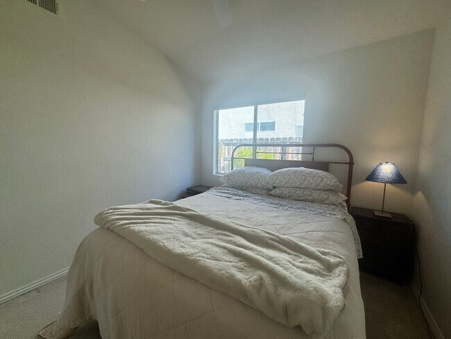 Building Photo - Beautiful single story home located in Ocean Hills! MORE PHOTOS TO COME OF INTERIOR