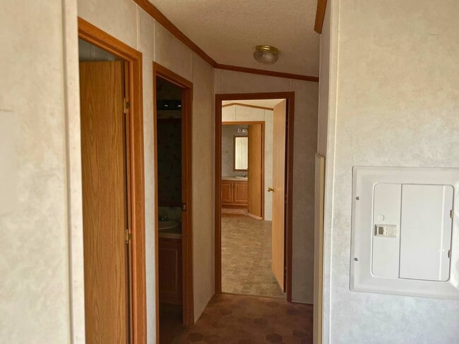 Building Photo - 3400 S 4th Ave